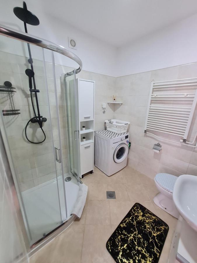 Studio Apartment City With Free Parking Pula Ngoại thất bức ảnh
