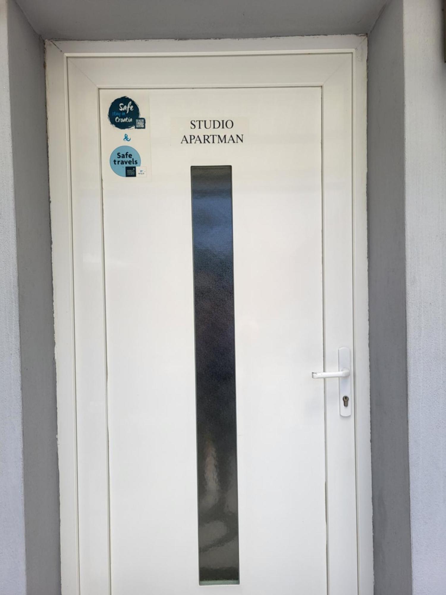 Studio Apartment City With Free Parking Pula Ngoại thất bức ảnh